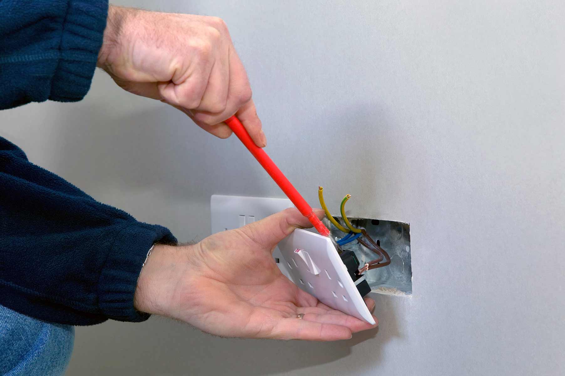 Our electricians can install plug sockets for domestic and commercial proeprties in North Lambeth and the local area. 